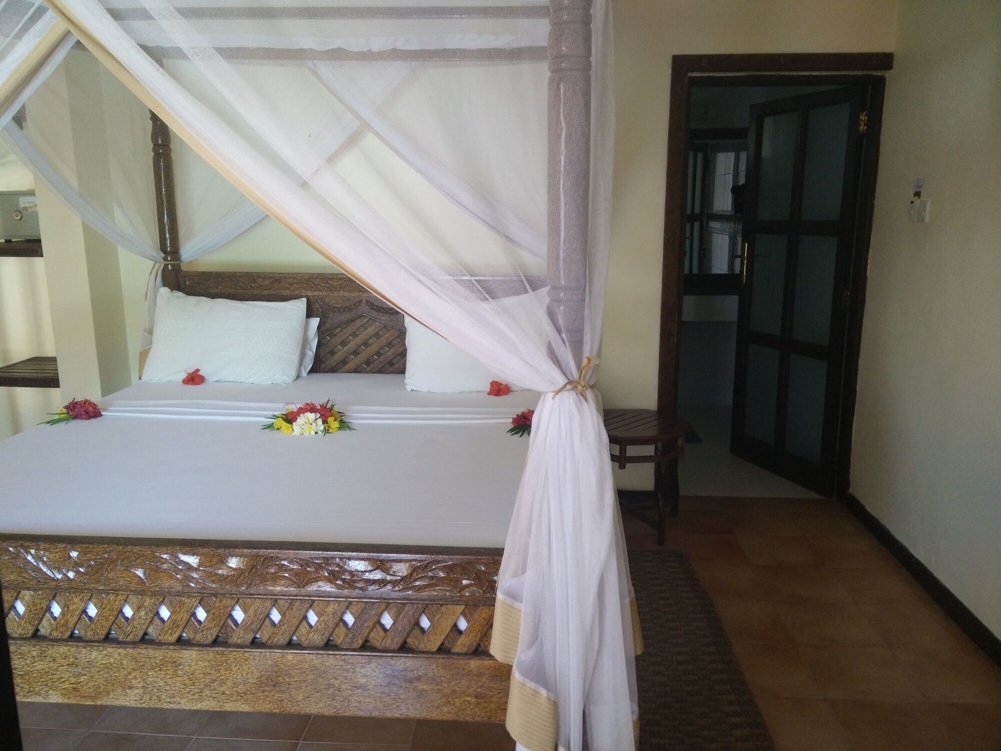 Arabian Nights Hotel Paje Luaran gambar